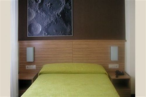 א-קורוניה Hotel Moon מראה חיצוני תמונה
