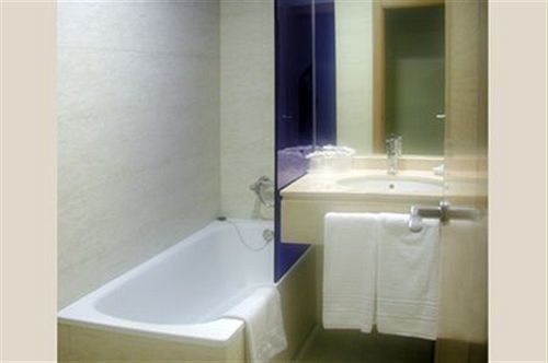 א-קורוניה Hotel Moon מראה חיצוני תמונה